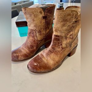 Diba True West Haven - Brown Ankle Boots - Size 8.  Worn once.